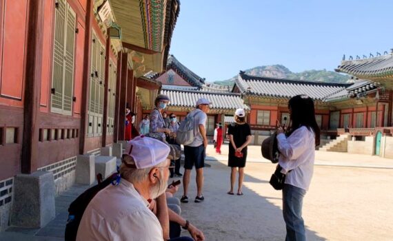 Laurus Travel Guide Service